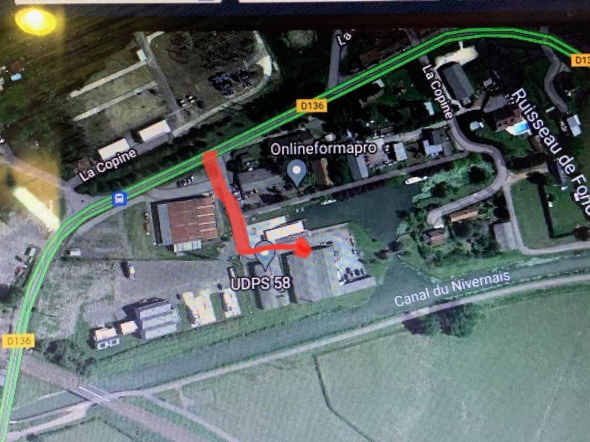 Le Depot Appartement Du Port A Champvert Zewnętrze zdjęcie