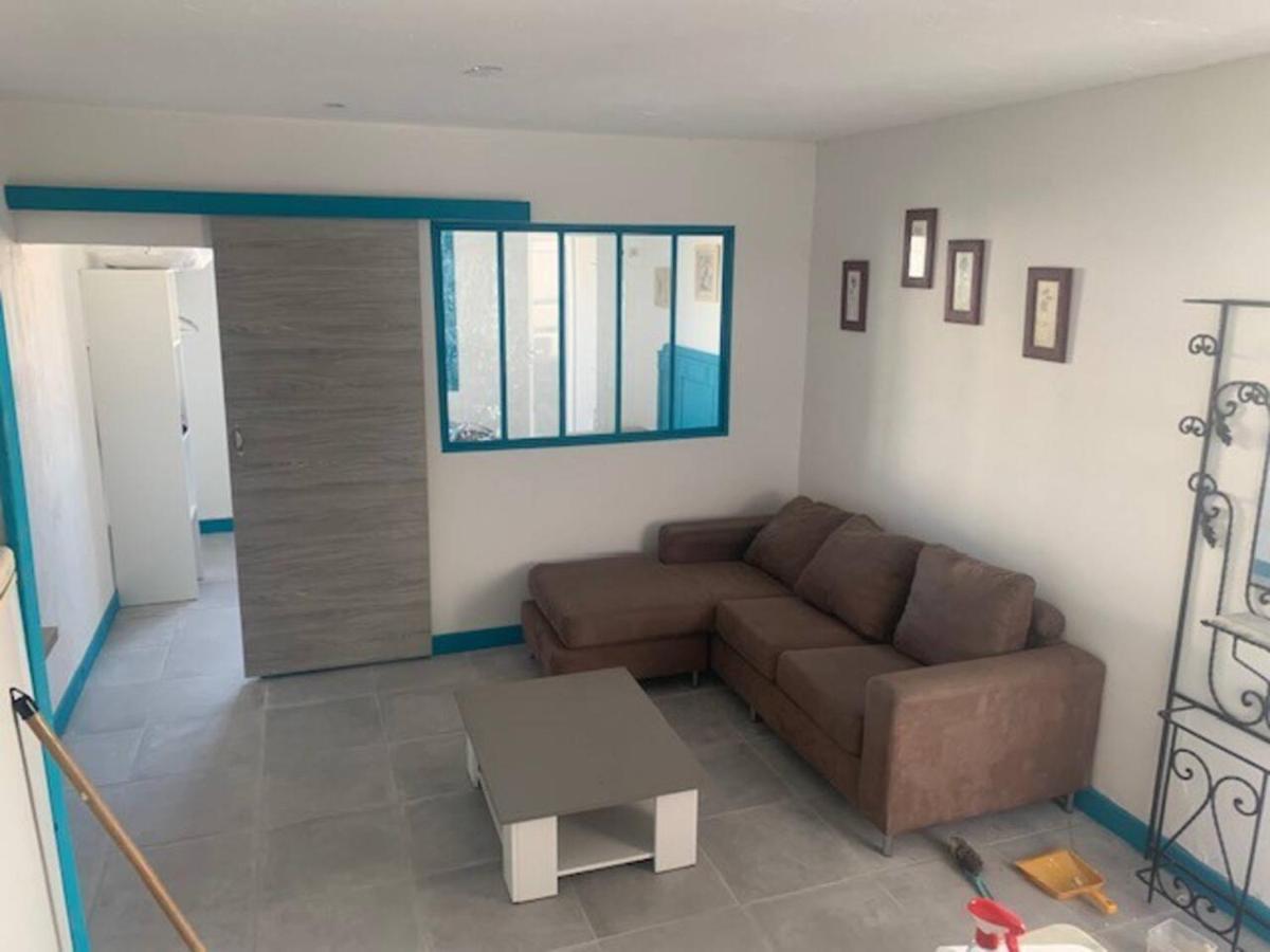 Le Depot Appartement Du Port A Champvert Zewnętrze zdjęcie