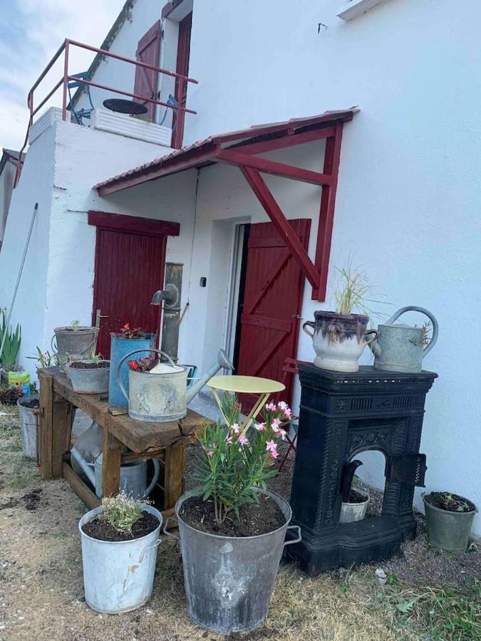 Le Depot Appartement Du Port A Champvert Zewnętrze zdjęcie